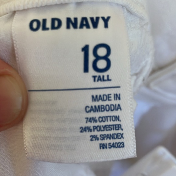 Size *** 18 Tall*** Old Navy rockstar stretch cropped jeans - Picture 6 of 7